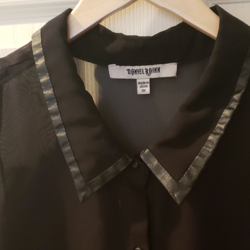 Sleeveless Button Up with Collar